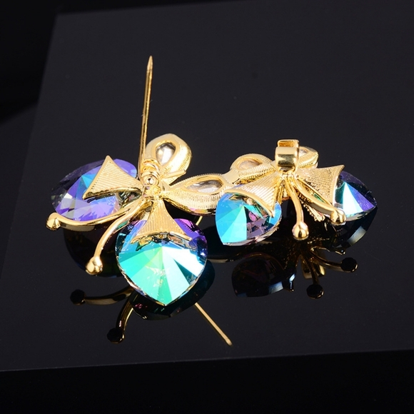 VQ Butterfly Brooch - Picture 4 of 7